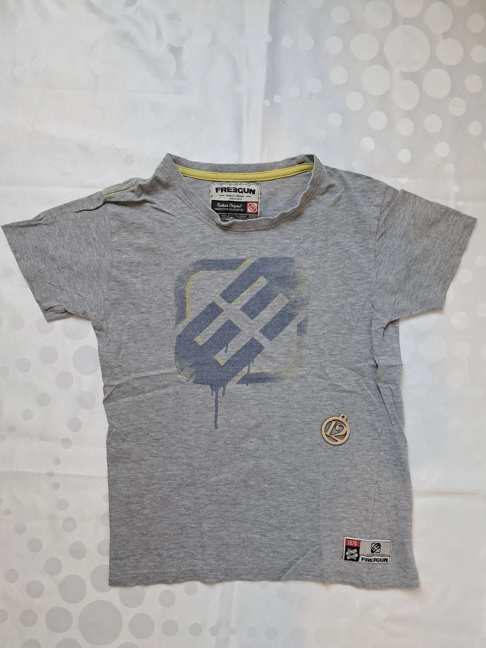 Tee-shirt manche courte taille 12ans 